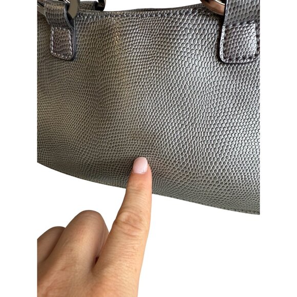 Y2K Guess Metallic Silver Lizard Textured Handbag With Zebra Interior - Picture 4 of 7